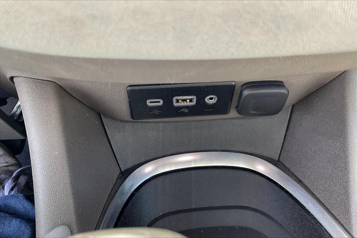Used 2020 Chevrolet Malibu LT FWD image 31