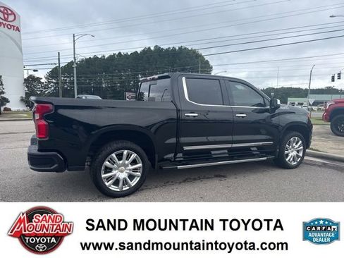 Used 2022 Chevrolet Silverado 1500 High Country w/ High Country Premium Package image 3