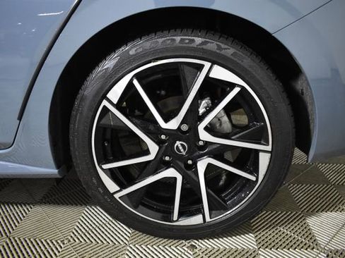 Certified 2025 Nissan Sentra SR w/ SR Premium Package image 43