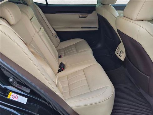 Used 2017 Lexus ES 350 w/ Luxury Package FWD image 19