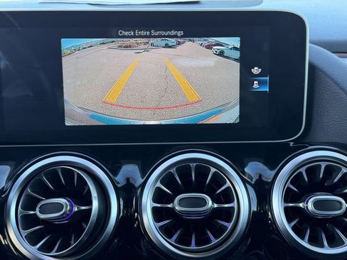 Used 2021 Mercedes-Benz GLA 250 4MATIC image 28