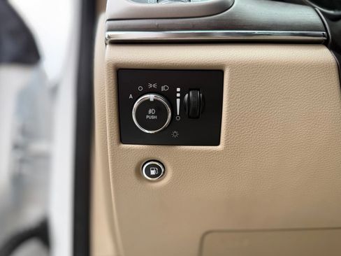 Used 2018 Jeep Grand Cherokee Overland AWD/4WD image 22