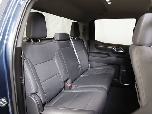 Used 2022 Chevrolet Silverado 1500 LT AWD/4WD image 9