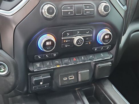 Used 2021 GMC Sierra 2500 AT4 w/ AT4 Premium Plus Package image 28