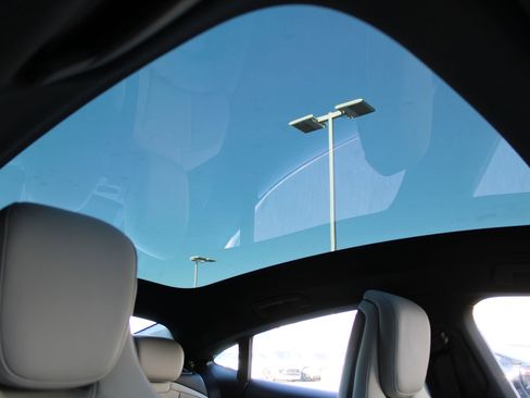 Used 2021 Porsche Taycan 4S image 26