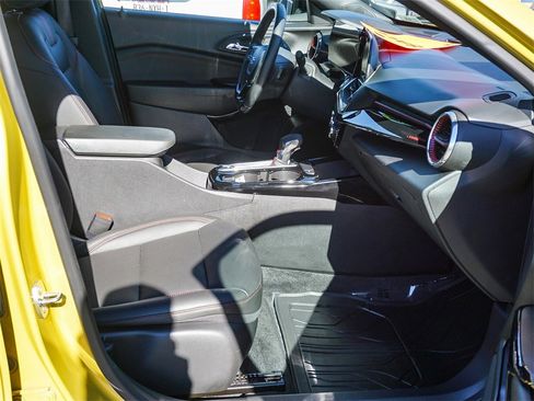 Used 2024 Chevrolet Trax RS w/ Driver Confidence Package image 12