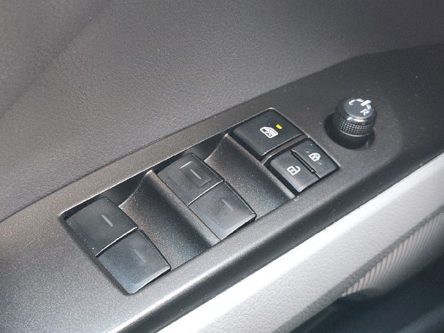 Used 2024 Toyota Camry SE w/ Cold Weather Package FWD image 22