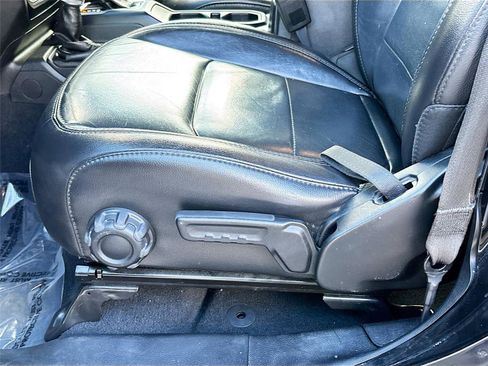 Used 2020 Jeep Wrangler Unlimited Sahara image 22