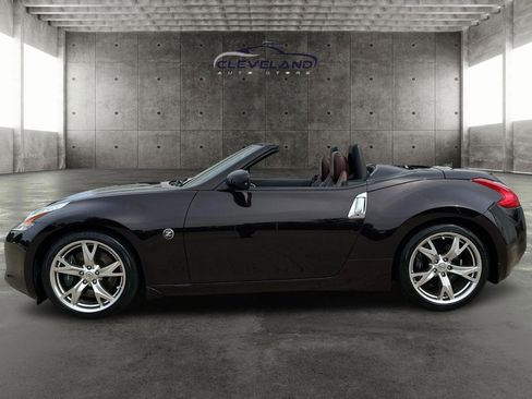 Used 2010 Nissan 370Z Touring w/ Sport Pkg RWD image 6