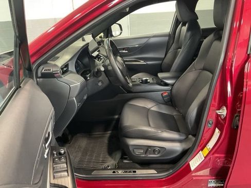Used 2024 Toyota Venza Nightshade AWD/4WD image 18