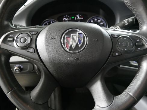 Used 2020 Buick Enclave Essence image 25