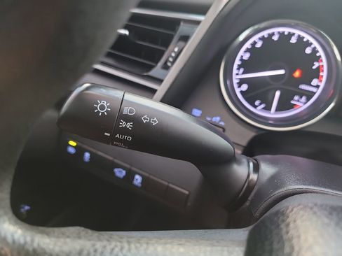 Used 2019 Toyota Camry L image 26