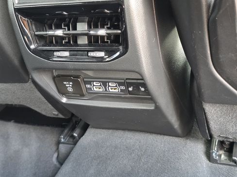 Used 2024 Jeep Grand Cherokee Limited AWD/4WD image 34