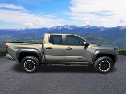 Used 2026 Toyota Tacoma TRD Off-Road w/ TRD Off Road Upgrade Package AWD/4WD image 7