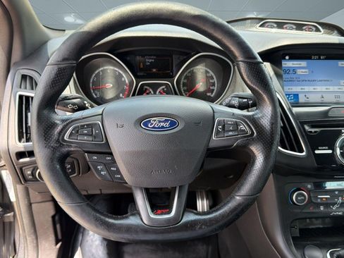 Used 2018 Ford Focus ST w/ Equipment Group 402A FWD image 11