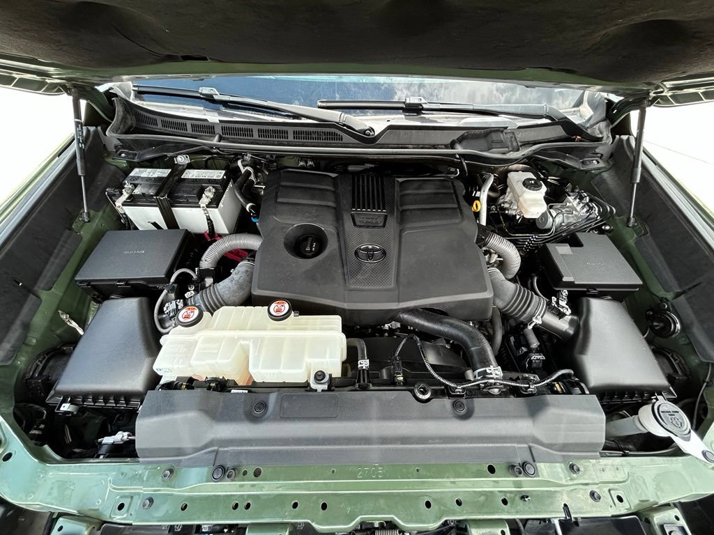 Used 2023 Toyota Tundra Limited w/ Power Package AWD/4WD image 33