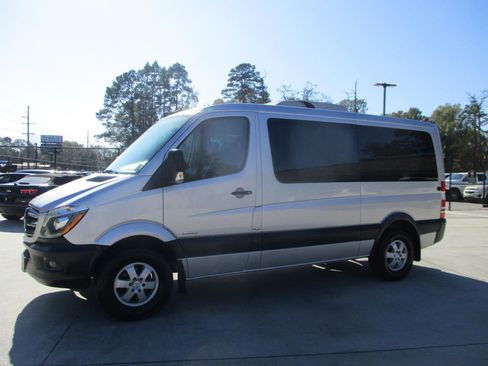 Used 2015 Mercedes-Benz Sprinter 2500 image 8