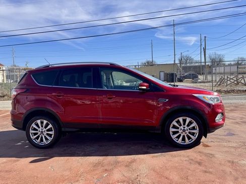 Used 2017 Ford Escape Titanium image 4