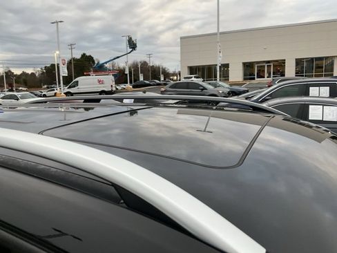 Used 2012 Mercedes-Benz ML 350 BlueTEC 4MATIC image 4