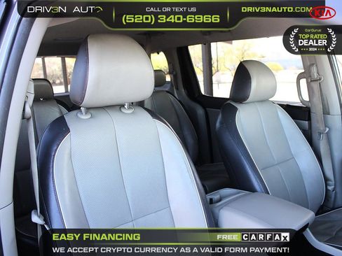 Used 2017 Kia Sedona LX w/ LX Essentials Premium Package image 17