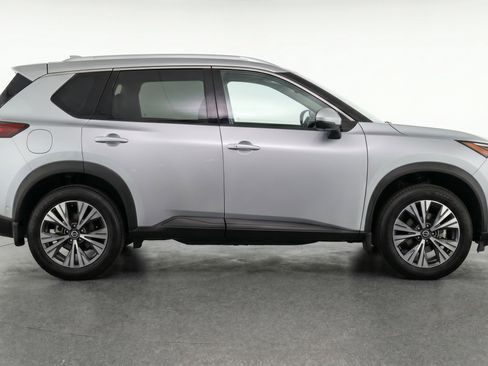 Used 2023 Nissan Rogue SV FWD image 11
