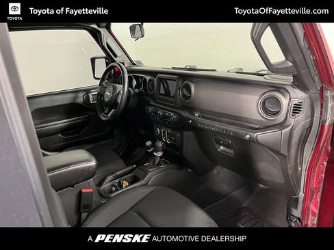 Used 2021 Jeep Wrangler Sport AWD/4WD image 12