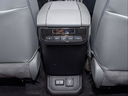 New 2026 Toyota Highlander Limited AWD/4WD image 21