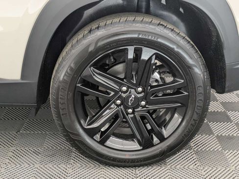 New 2026 Chevrolet Trax ACTIV w/ Sunroof Package FWD image 14