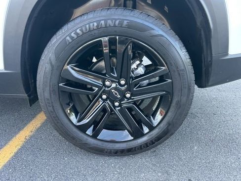 Used 2024 Chevrolet Trax ACTIV w/ Driver Confidence Package image 40