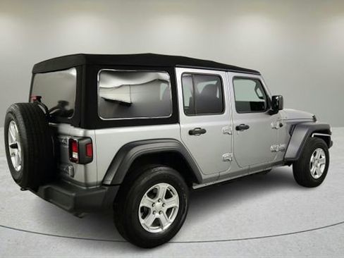 Used 2018 Jeep Wrangler Unlimited Sport S AWD/4WD image 4