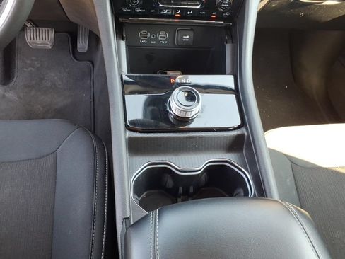 Used 2023 Jeep Grand Cherokee Laredo RWD image 17