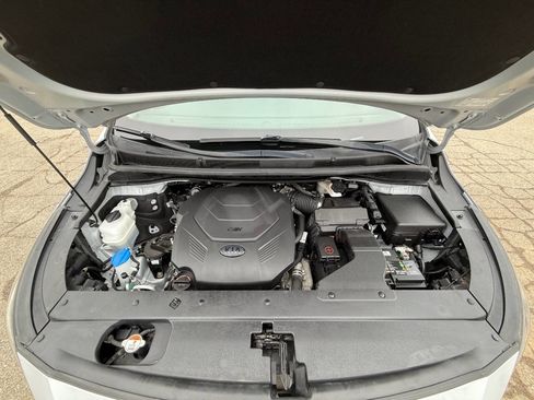 Used 2019 Kia Sedona EX image 40