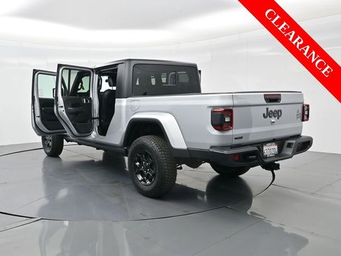 Used 2023 Jeep Gladiator Willys image 43