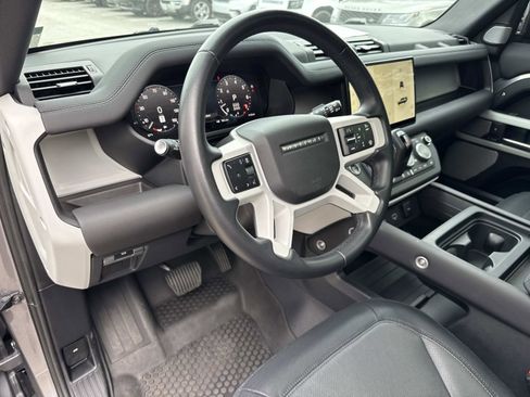 Used 2024 Land Rover Defender 130 X-Dynamic SE image 22