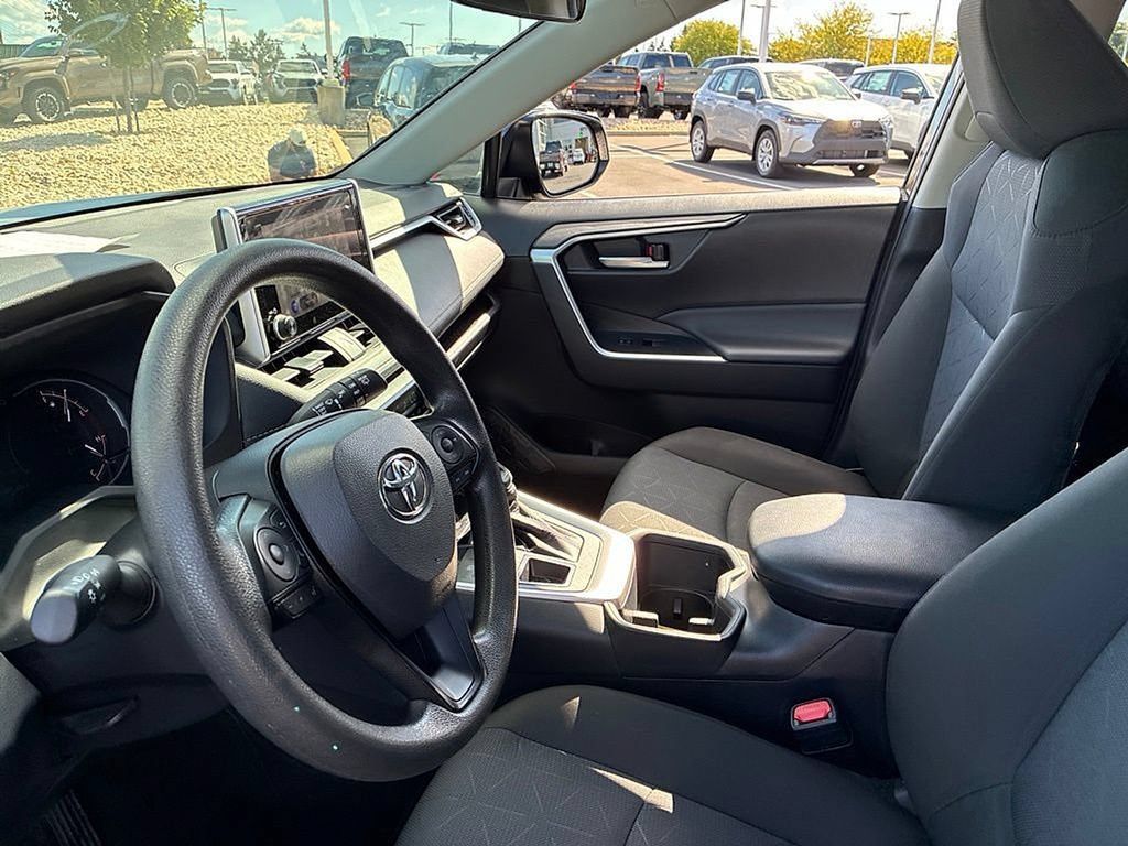 Certified 2025 Toyota RAV4 XLE AWD/4WD image 25