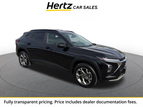 Used 2025 Chevrolet Trax LT FWD image 1
