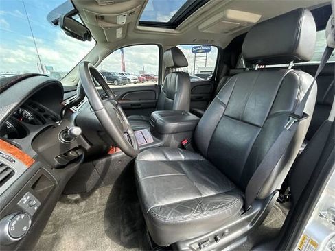 Used 2008 Chevrolet Avalanche LTZ w/ LTZ Preferred Equipment Group image 20