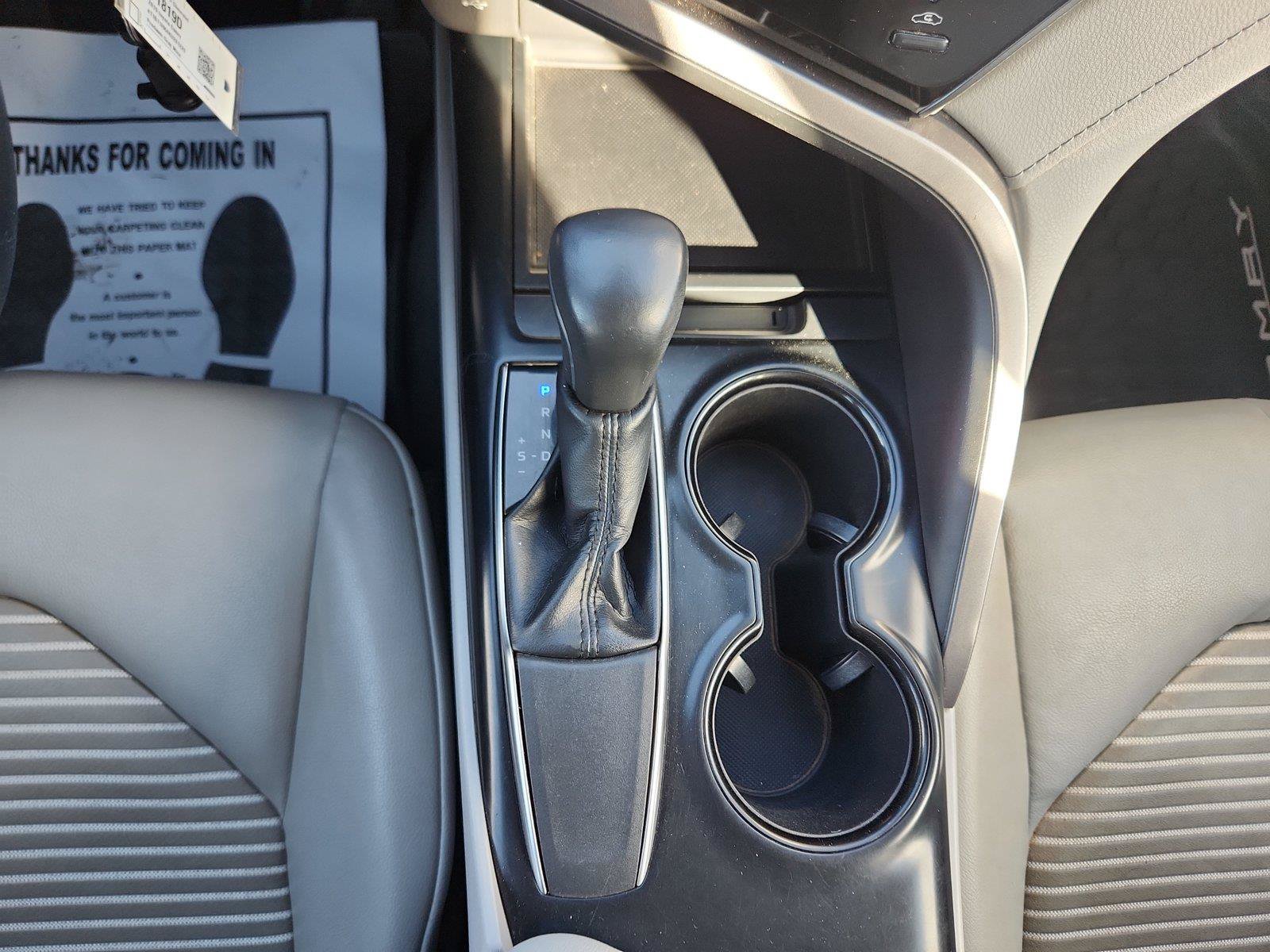 Used 2019 Toyota Camry SE FWD image 25