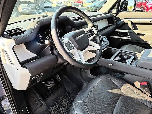 Used 2023 Land Rover Defender 90 SE AWD/4WD image 16