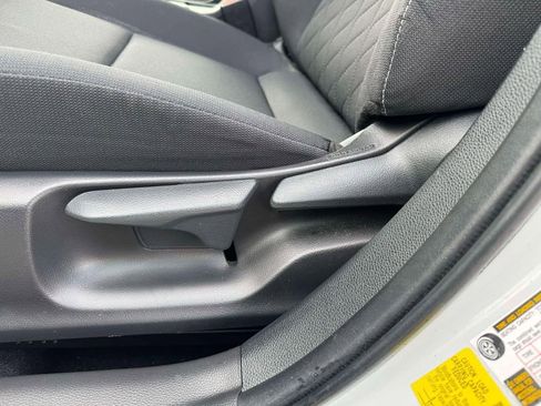 Used 2023 Toyota Corolla LE FWD image 17