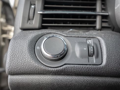 Used 2015 Chevrolet Malibu LT image 33