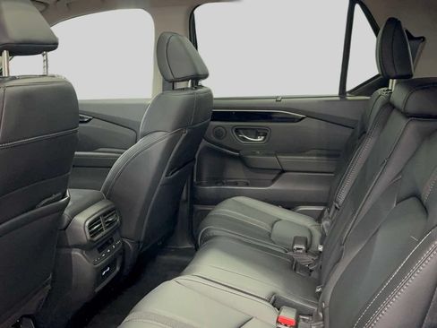Used 2023 Honda Pilot Touring image 36