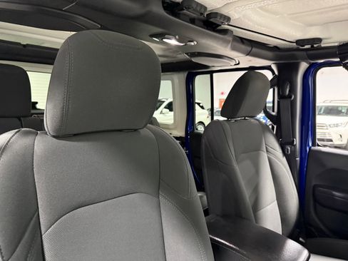 Used 2018 Jeep Wrangler Unlimited Sport S image 44