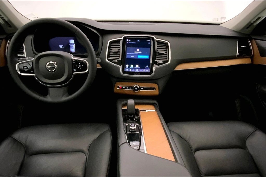 Used 2023 Volvo XC90 B6 Plus w/ Protection Package Premier AWD/4WD image 16