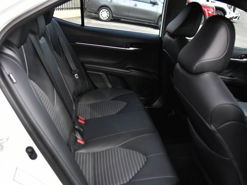 Used 2024 Toyota Camry SE image 37