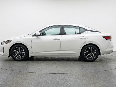 Used 2025 Nissan Sentra SV FWD image 5
