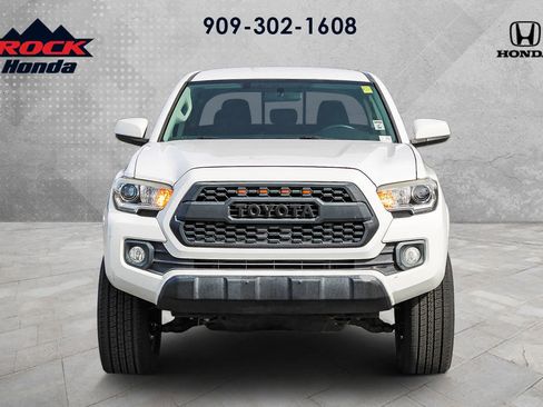 Used 2017 Toyota Tacoma SR5 image 2