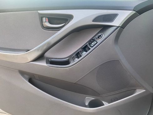 Used 2015 Hyundai Elantra SE w/ Option Group 02 FWD image 13