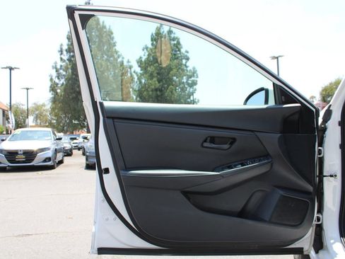 Used 2024 Nissan Sentra S FWD image 6
