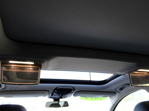 Used 2019 BMW 740i w/ Cold Weather Package image 11